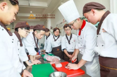 烹燃心动|今晚约一份销魂的咖喱猪排饭吧