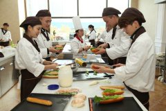 西点学校学费多少