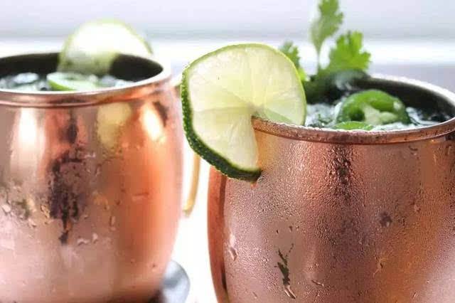 网红调酒教学手册！教你不再瞎点鸡尾酒_西安调