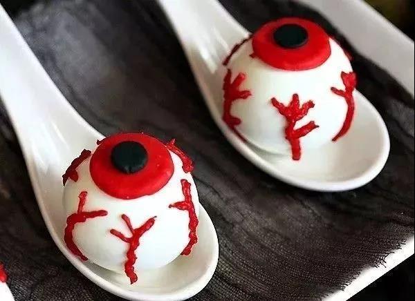 欧米奇万圣节“恐怖”蛋糕，你敢下口吗？