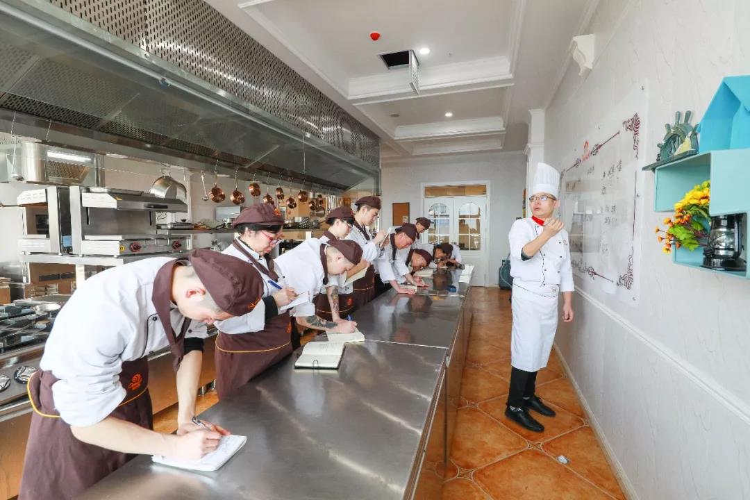 想学西餐学费多少钱？