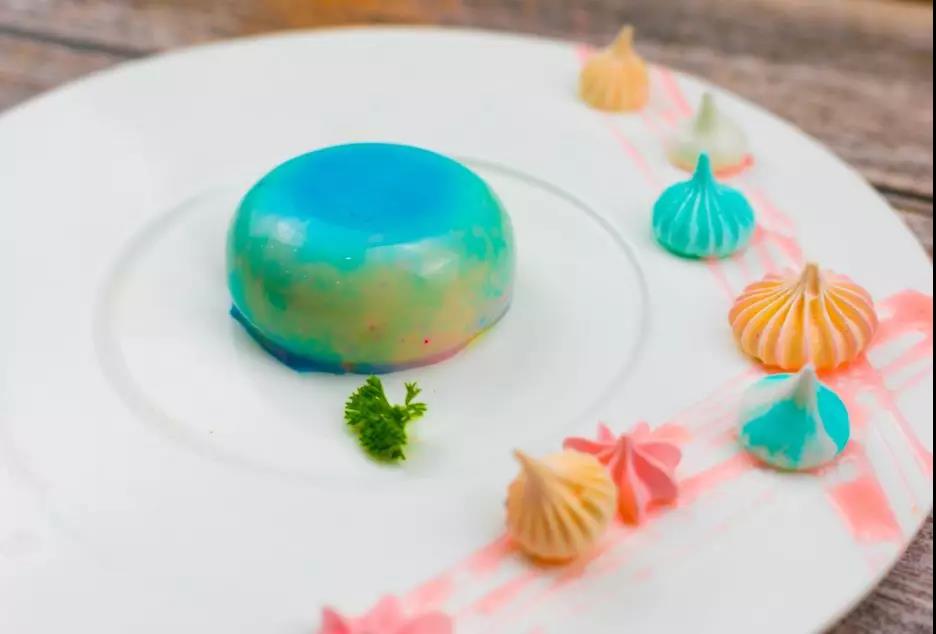 蛋糕职业培训学校为啥要选择西安欧米奇？