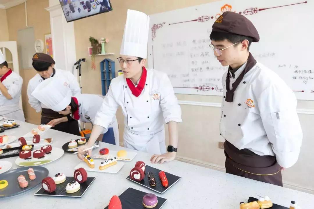 女孩想创业学什么好？_西安西餐培训学校