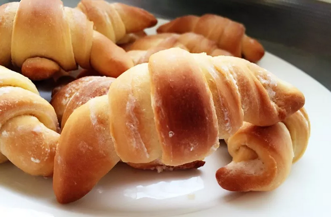 只需揉5分钟，就能做出柔软的面包，不用出膜的