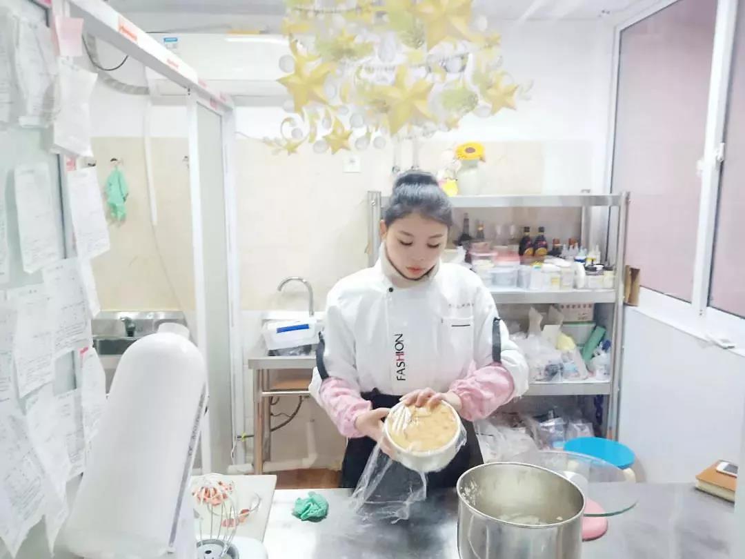 为什么说烘焙市场很火？_西安西点培训