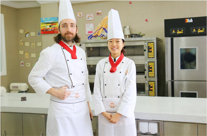 西安欧米奇外交现场教学